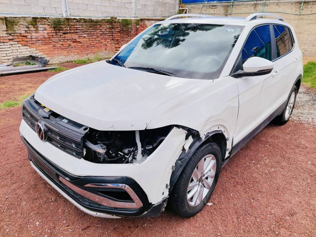 No te arriesgues comprando autos en subastas, tienen vicios ocultos y faltantes. Compra de manera directa con nosotros, todas nuestras unidades encienden y ruedan.