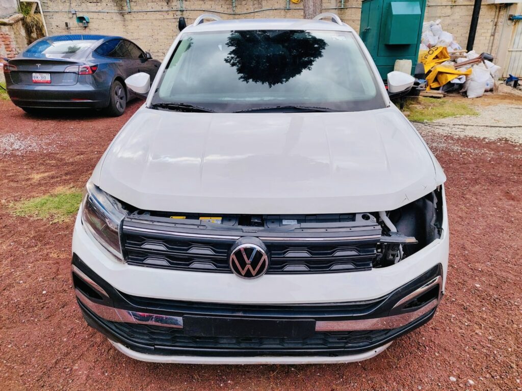 No te arriesgues comprando autos en subastas, tienen vicios ocultos y faltantes. Compra de manera directa con nosotros, todas nuestras unidades encienden y ruedan.