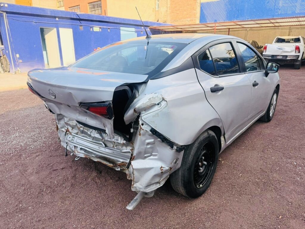 No te arriesgues comprando autos en subastas, tienen vicios ocultos y faltantes. Compra de manera directa con nosotros, todas nuestras unidades encienden y ruedan.