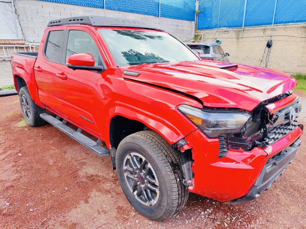 No te arriesgues comprando autos en subastas, tienen vicios ocultos y faltantes. Compra de manera directa con nosotros, todas nuestras unidades encienden y ruedan.
