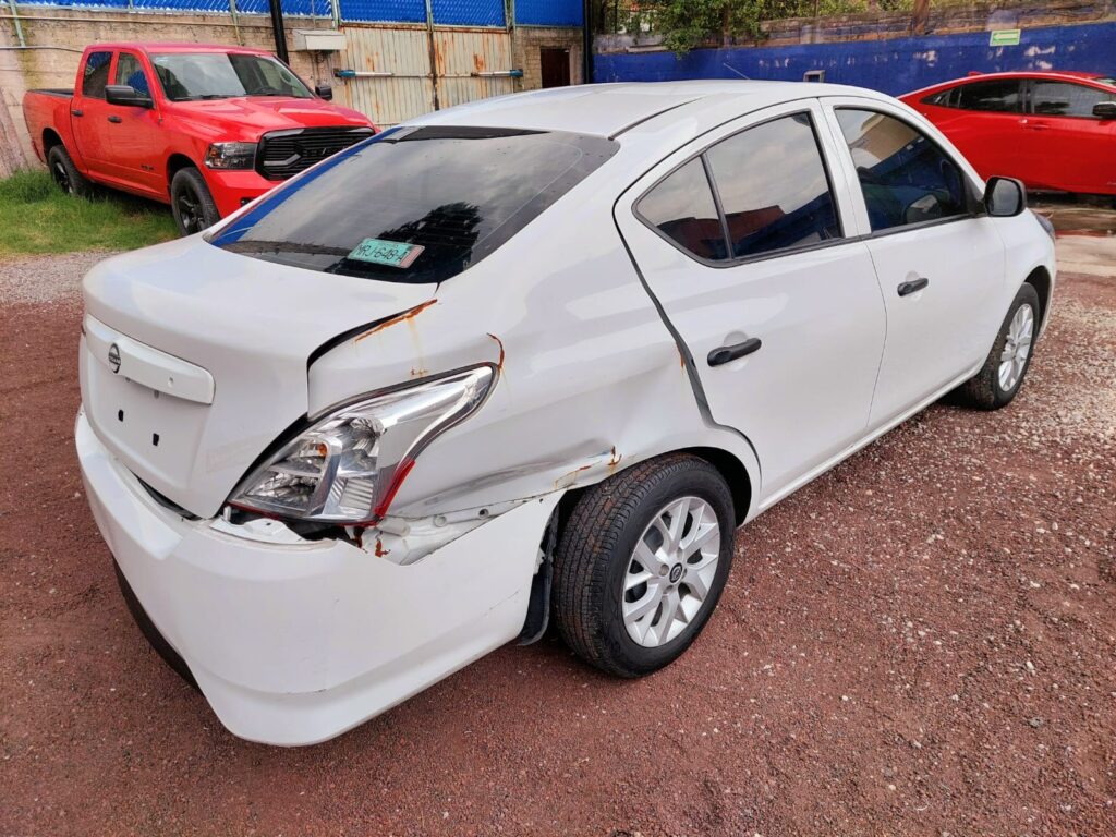 No te arriesgues comprando autos en subastas, tienen vicios ocultos y faltantes. Compra de manera directa con nosotros, todas nuestras unidades encienden y ruedan.