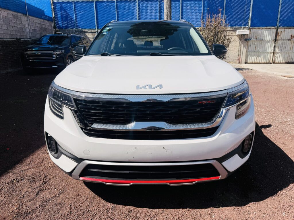 No te arriesgues comprando autos en subastas, tienen vicios ocultos y faltantes. Compra de manera directa con nosotros, todas nuestras unidades encienden y ruedan.