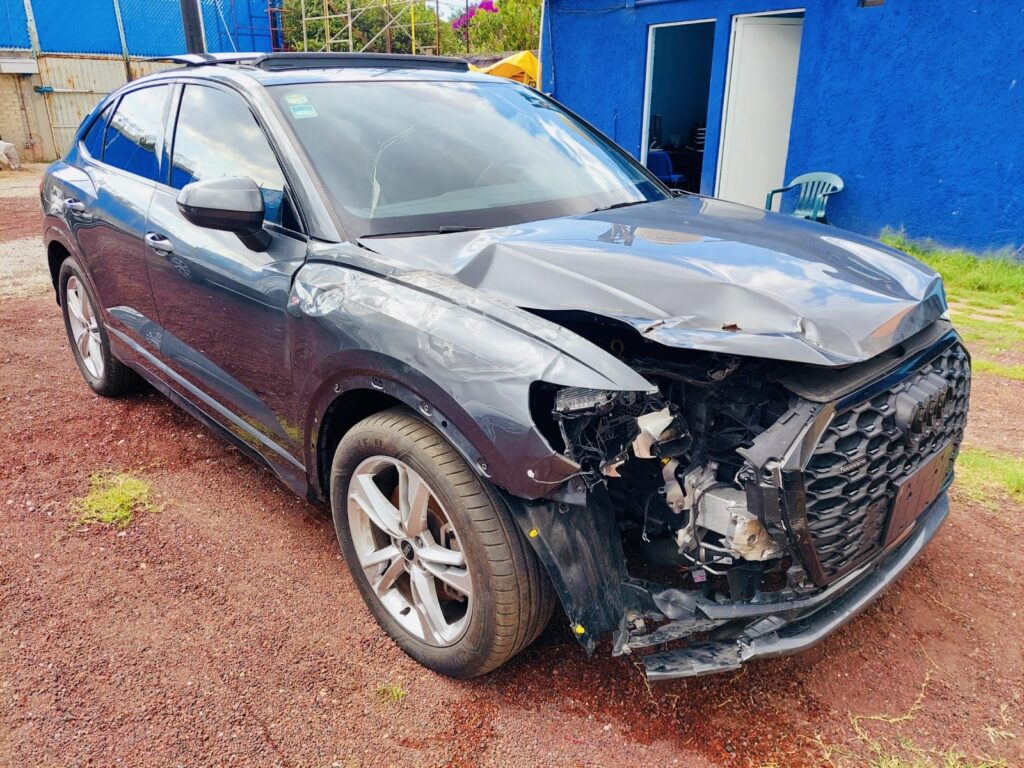 No te arriesgues comprando autos en subastas, tienen vicios ocultos y faltantes. Compra de manera directa con nosotros, todas nuestras unidades encienden y ruedan.