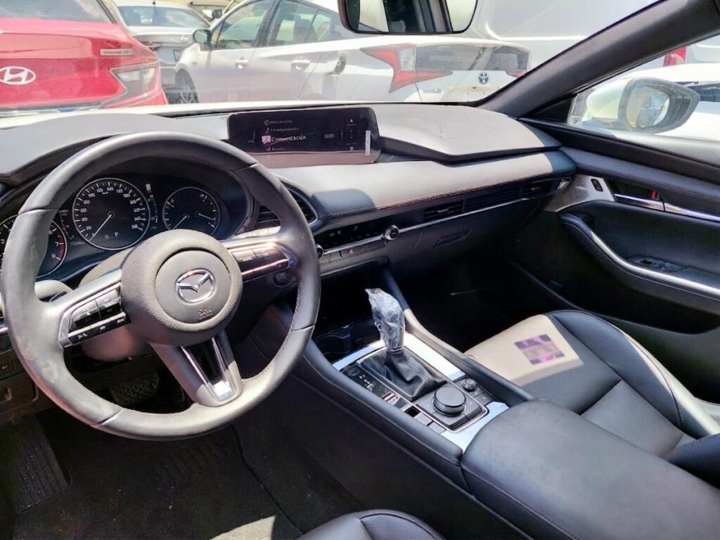 No te arriesgues comprando autos en subastas, tienen vicios ocultos y faltantes. Compra de manera directa con nosotros, todas nuestras unidades encienden y ruedan.