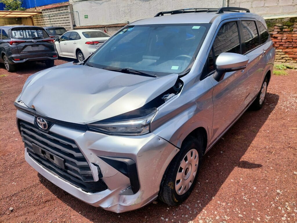 No te arriesgues comprando autos en subastas, tienen vicios ocultos y faltantes. Compra de manera directa con nosotros, todas nuestras unidades encienden y ruedan.