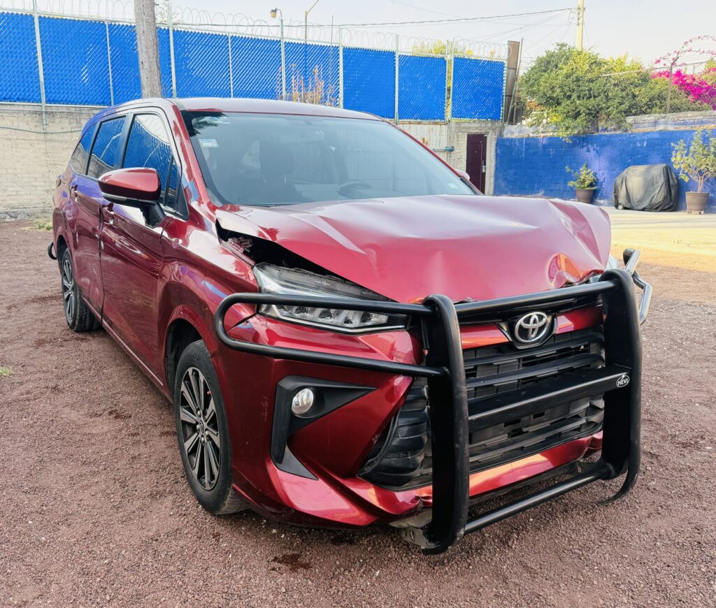 No te arriesgues comprando autos en subastas, tienen vicios ocultos y faltantes. Compra de manera directa con nosotros, todas nuestras unidades encienden y ruedan.