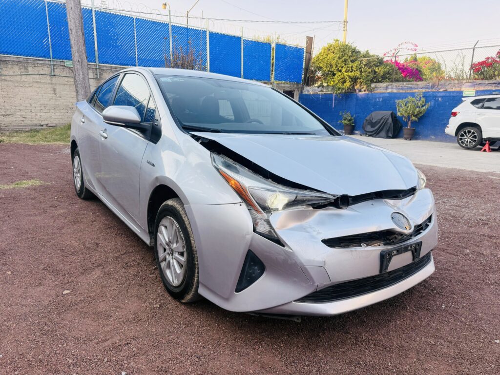 No te arriesgues comprando autos en subastas, tienen vicios ocultos y faltantes. Compra de manera directa con nosotros, todas nuestras unidades encienden y ruedan.