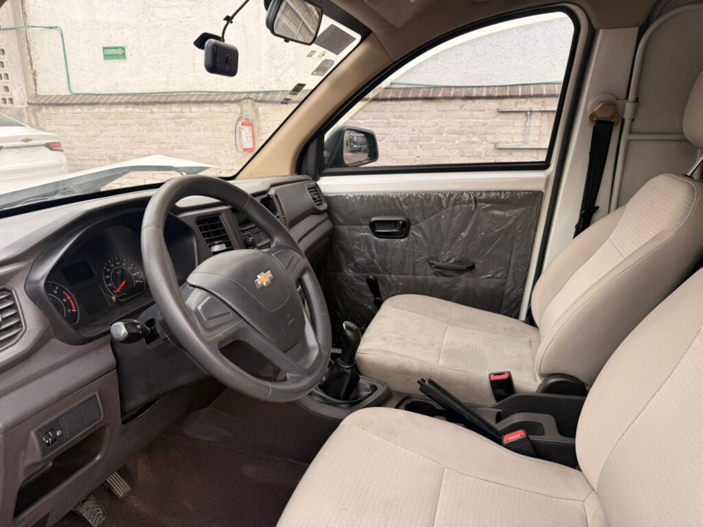 No te arriesgues comprando autos en subastas, tienen vicios ocultos y faltantes. Compra de manera directa con nosotros, todas nuestras unidades encienden y ruedan.