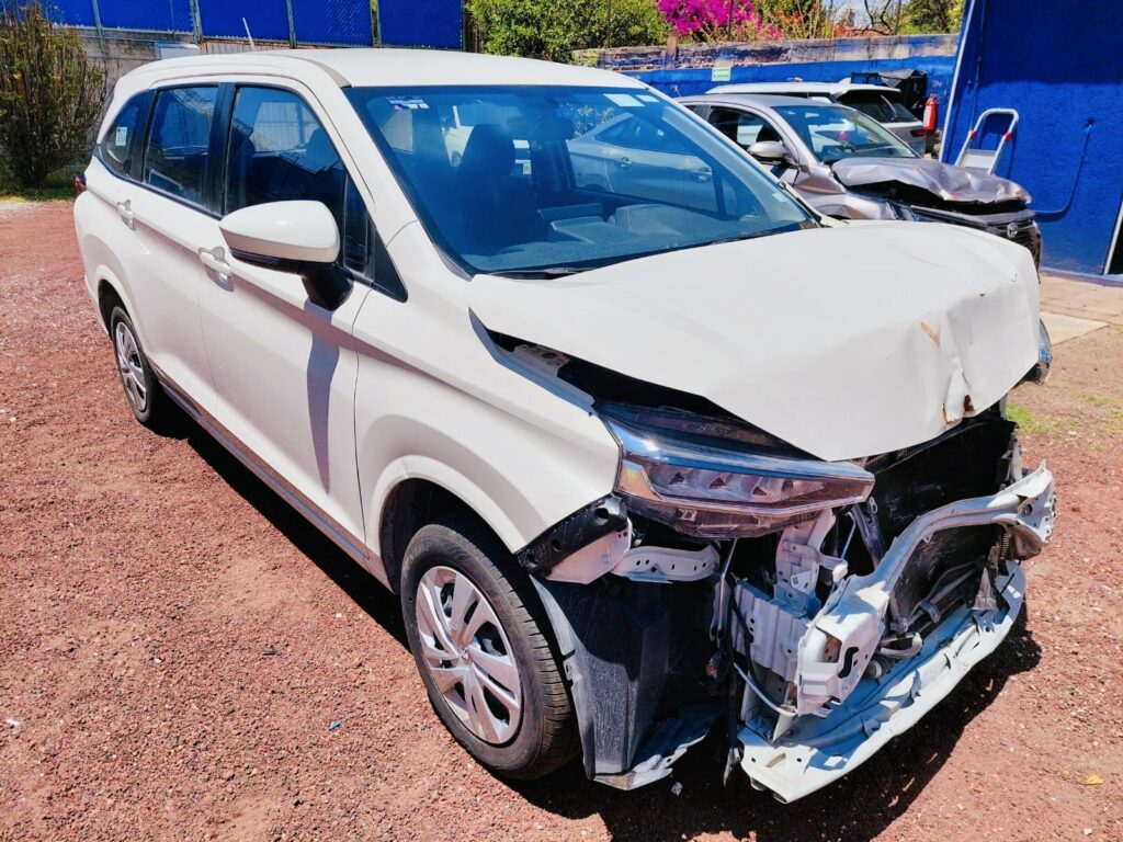 No te arriesgues comprando autos en subastas, tienen vicios ocultos y faltantes. Compra de manera directa con nosotros, todas nuestras unidades encienden y ruedan.