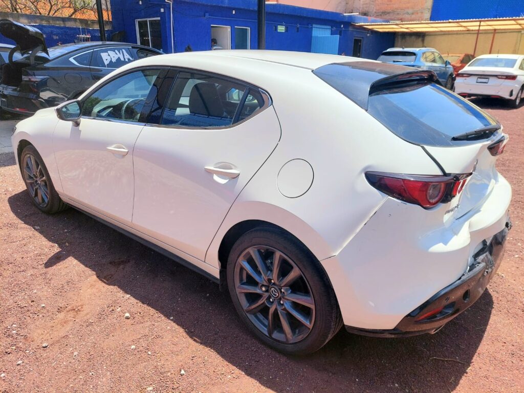 No te arriesgues comprando autos en subastas, tienen vicios ocultos y faltantes. Compra de manera directa con nosotros, todas nuestras unidades encienden y ruedan.