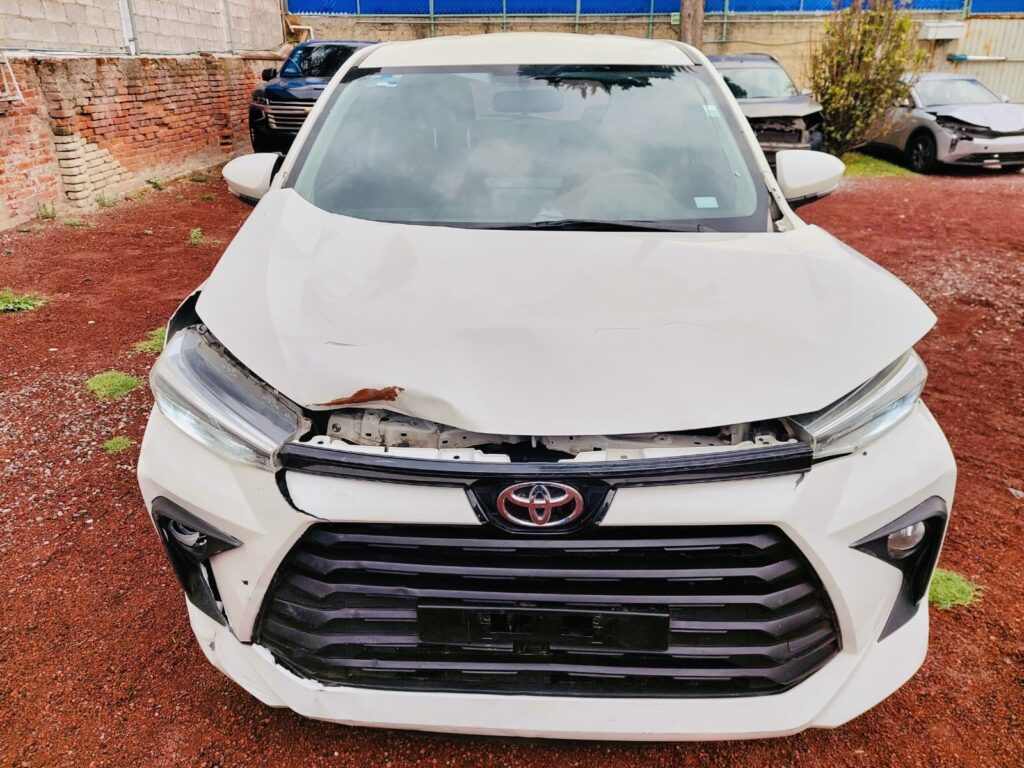 No te arriesgues comprando autos en subastas, tienen vicios ocultos y faltantes. Compra de manera directa con nosotros, todas nuestras unidades encienden y ruedan.