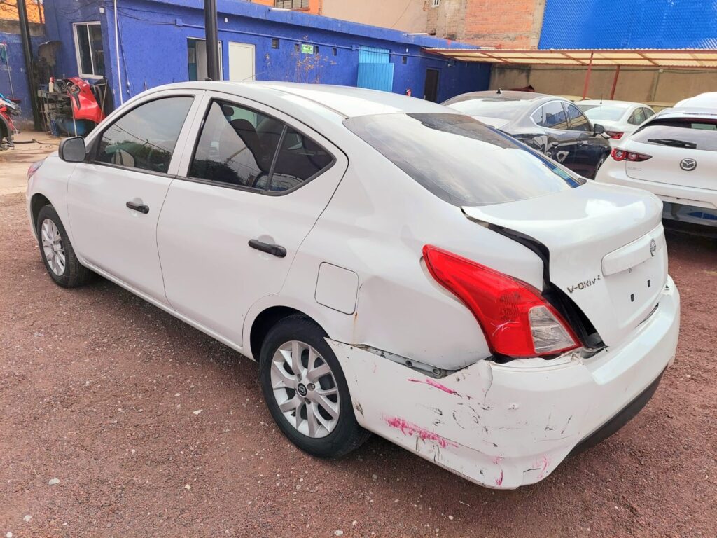 No te arriesgues comprando autos en subastas, tienen vicios ocultos y faltantes. Compra de manera directa con nosotros, todas nuestras unidades encienden y ruedan.