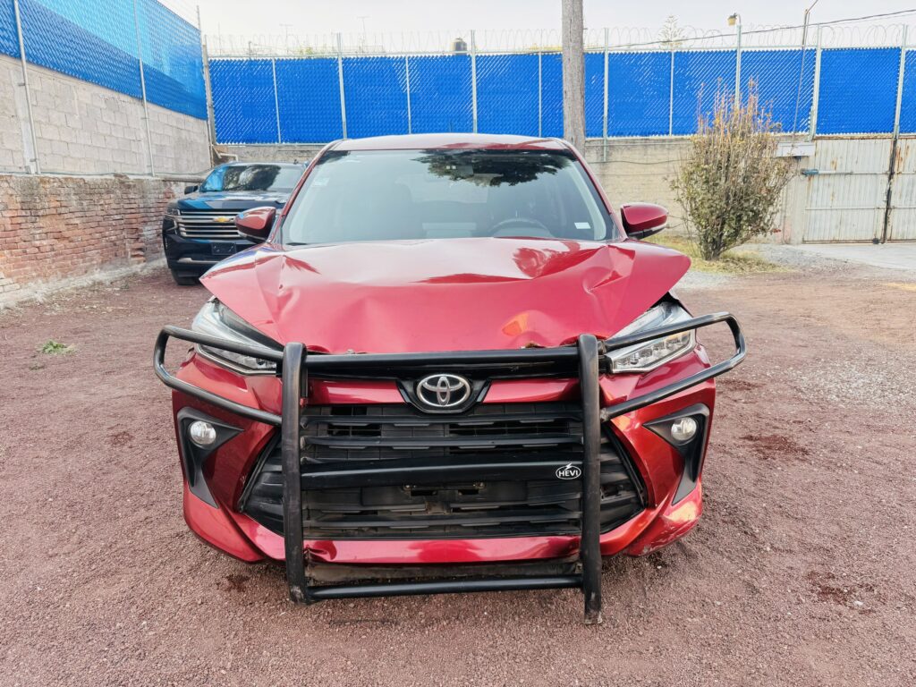 No te arriesgues comprando autos en subastas, tienen vicios ocultos y faltantes. Compra de manera directa con nosotros, todas nuestras unidades encienden y ruedan.