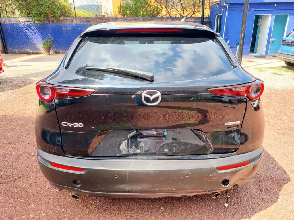 No te arriesgues comprando autos en subastas, tienen vicios ocultos y faltantes. Compra de manera directa con nosotros, todas nuestras unidades encienden y ruedan.