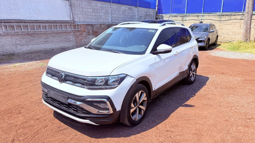 No te arriesgues comprando autos en subastas, tienen vicios ocultos y faltantes. Compra de manera directa con nosotros, todas nuestras unidades encienden y ruedan.