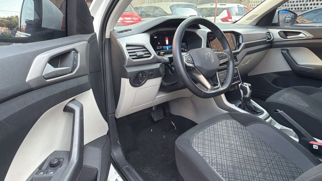 No te arriesgues comprando autos en subastas, tienen vicios ocultos y faltantes. Compra de manera directa con nosotros, todas nuestras unidades encienden y ruedan.