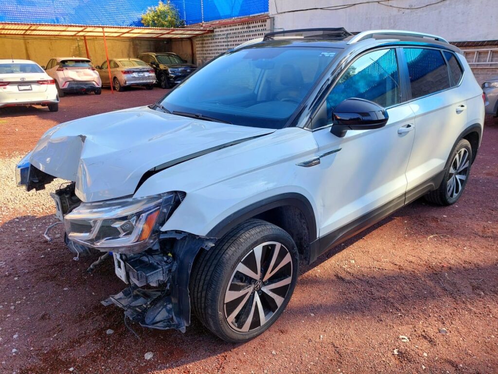No te arriesgues comprando autos en subastas, tienen vicios ocultos y faltantes. Compra de manera directa con nosotros, todas nuestras unidades encienden y ruedan.