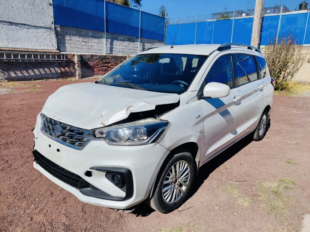 No te arriesgues comprando autos en subastas, tienen vicios ocultos y faltantes. Compra de manera directa con nosotros, todas nuestras unidades encienden y ruedan.