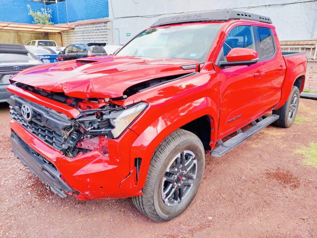 No te arriesgues comprando autos en subastas, tienen vicios ocultos y faltantes. Compra de manera directa con nosotros, todas nuestras unidades encienden y ruedan.