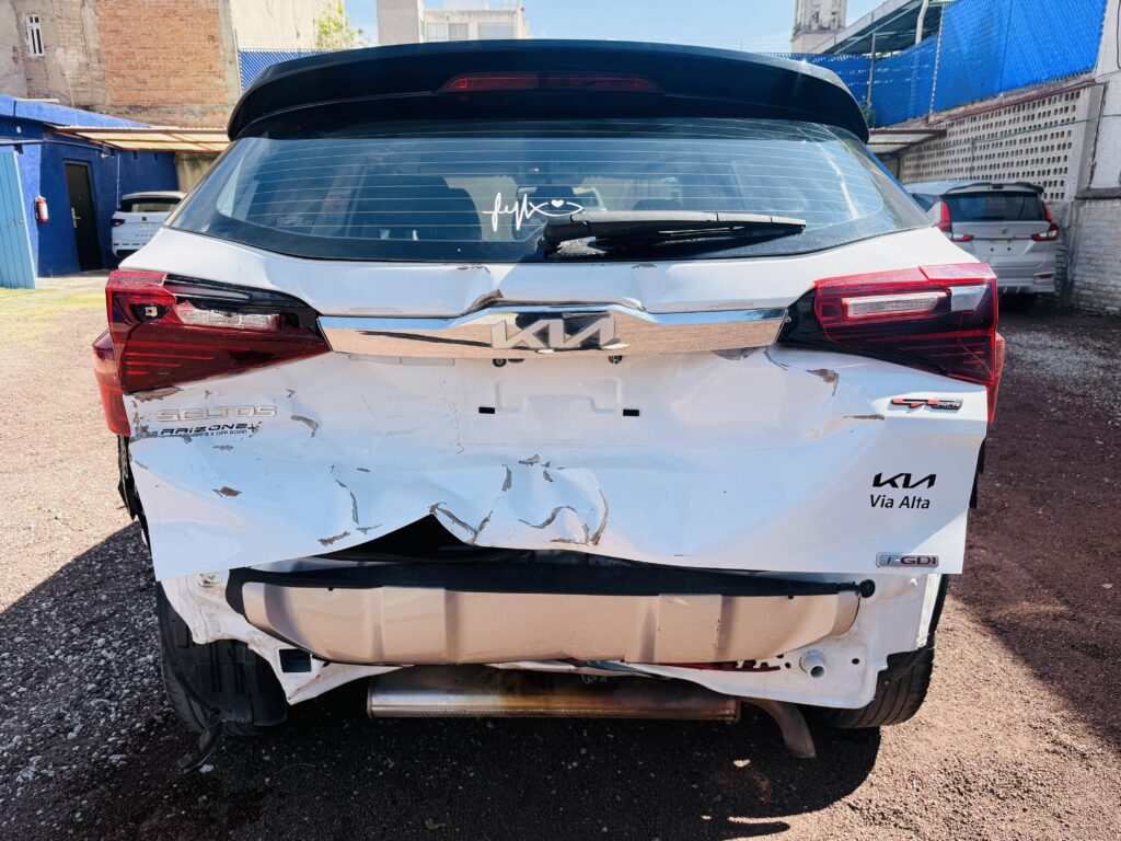 No te arriesgues comprando autos en subastas, tienen vicios ocultos y faltantes. Compra de manera directa con nosotros, todas nuestras unidades encienden y ruedan.