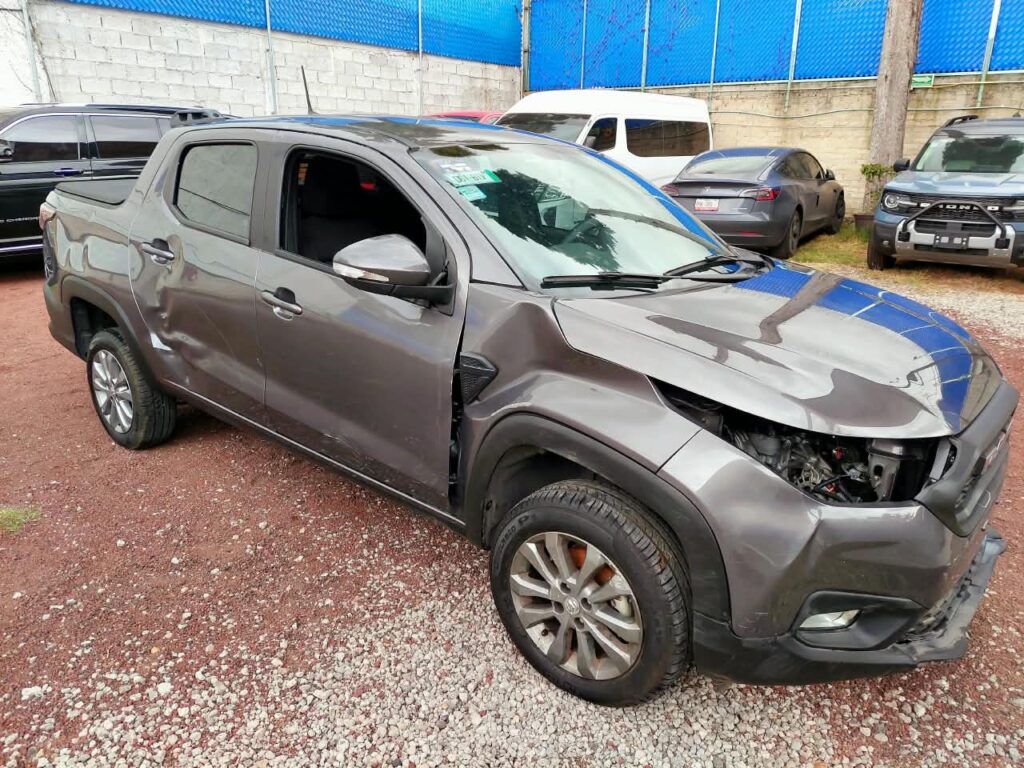 No te arriesgues comprando autos en subastas, tienen vicios ocultos y faltantes. Compra de manera directa con nosotros, todas nuestras unidades encienden y ruedan.
