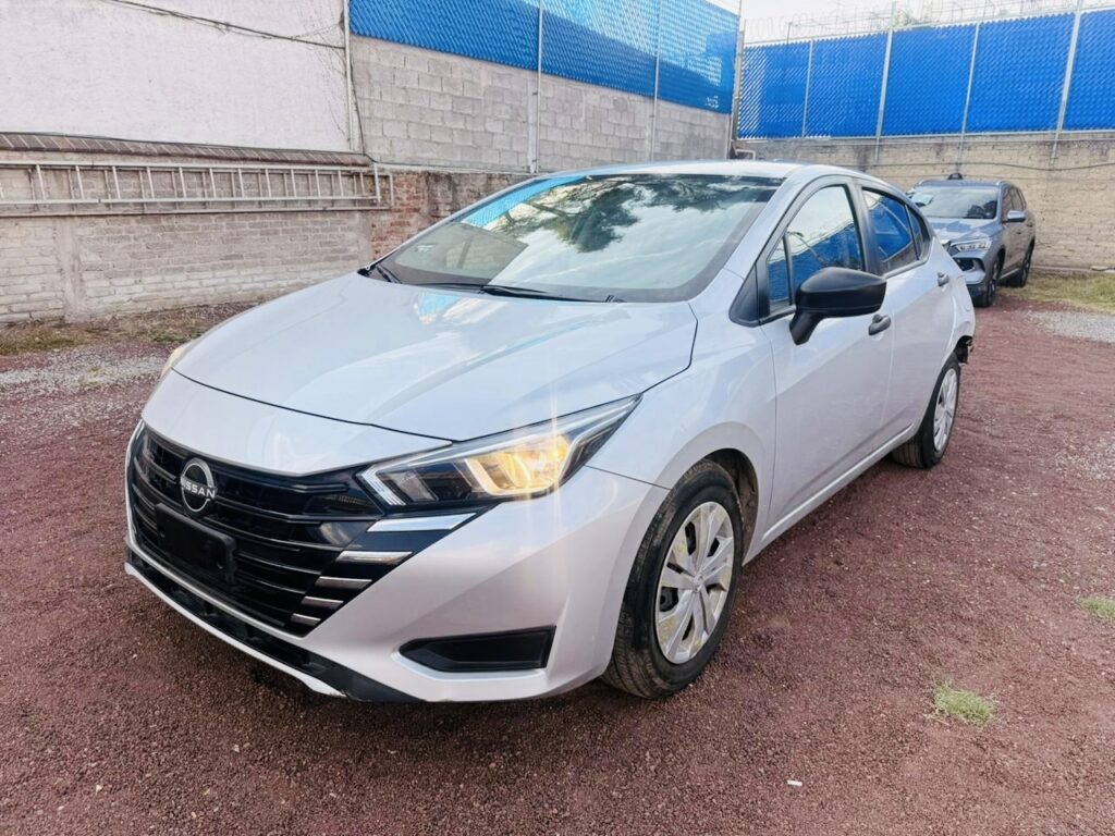 No te arriesgues comprando autos en subastas, tienen vicios ocultos y faltantes. Compra de manera directa con nosotros, todas nuestras unidades encienden y ruedan.