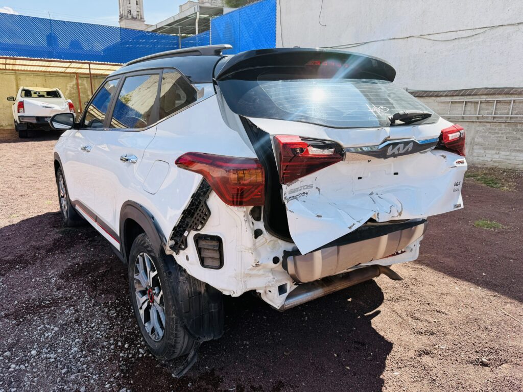 No te arriesgues comprando autos en subastas, tienen vicios ocultos y faltantes. Compra de manera directa con nosotros, todas nuestras unidades encienden y ruedan.