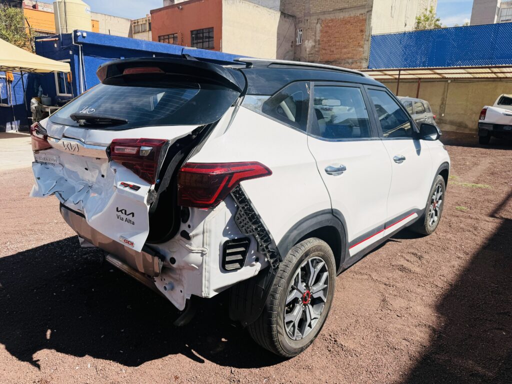 No te arriesgues comprando autos en subastas, tienen vicios ocultos y faltantes. Compra de manera directa con nosotros, todas nuestras unidades encienden y ruedan.