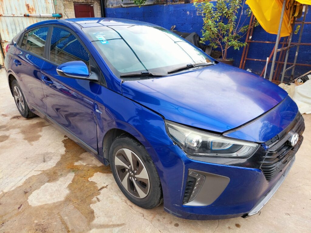 No te arriesgues comprando autos en subastas, tienen vicios ocultos y faltantes. Compra de manera directa con nosotros, todas nuestras unidades encienden y ruedan.