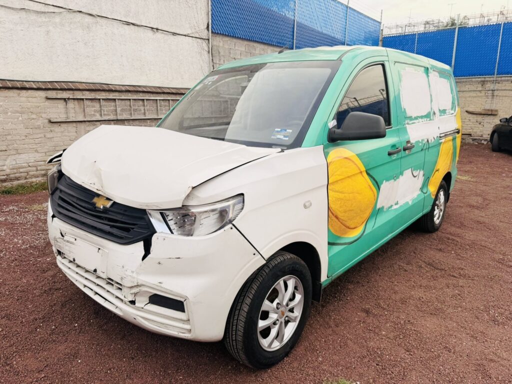 No te arriesgues comprando autos en subastas, tienen vicios ocultos y faltantes. Compra de manera directa con nosotros, todas nuestras unidades encienden y ruedan.