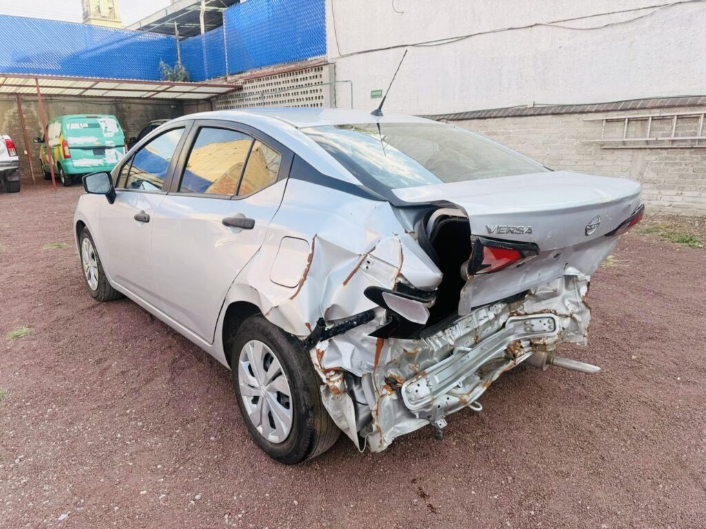 No te arriesgues comprando autos en subastas, tienen vicios ocultos y faltantes. Compra de manera directa con nosotros, todas nuestras unidades encienden y ruedan.