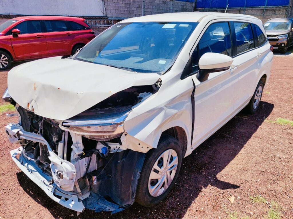 No te arriesgues comprando autos en subastas, tienen vicios ocultos y faltantes. Compra de manera directa con nosotros, todas nuestras unidades encienden y ruedan.