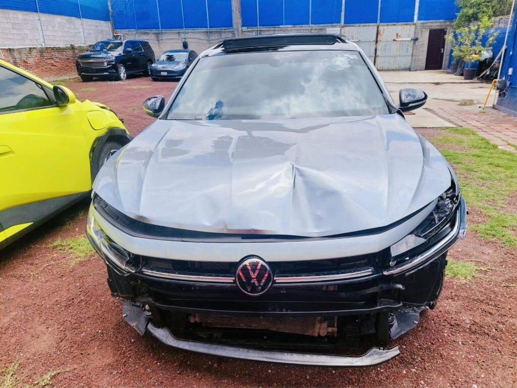 No te arriesgues comprando autos en subastas, tienen vicios ocultos y faltantes. Compra de manera directa con nosotros, todas nuestras unidades encienden y ruedan.