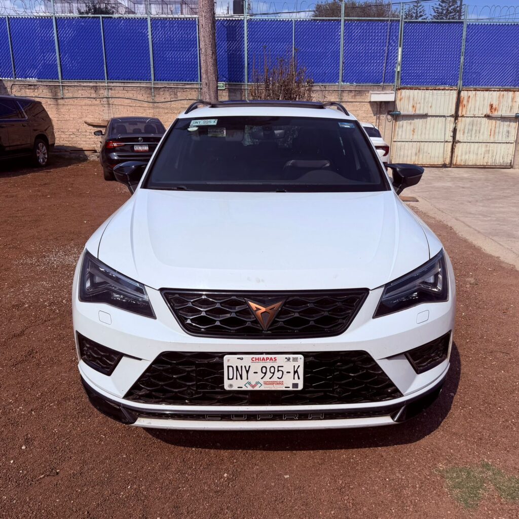 No te arriesgues comprando autos en subastas, tienen vicios ocultos y faltantes. Compra de manera directa con nosotros, todas nuestras unidades encienden y ruedan.