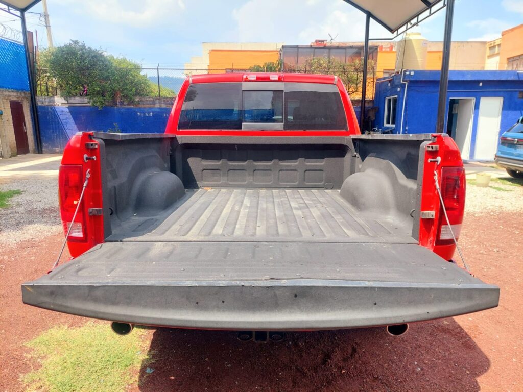 No te arriesgues comprando autos en subastas, tienen vicios ocultos y faltantes. Compra de manera directa con nosotros, todas nuestras unidades encienden y ruedan.