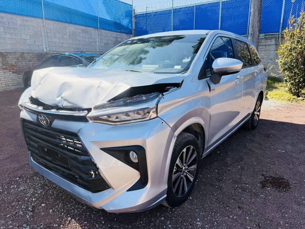 No te arriesgues comprando autos en subastas, tienen vicios ocultos y faltantes. Compra de manera directa con nosotros, todas nuestras unidades encienden y ruedan.