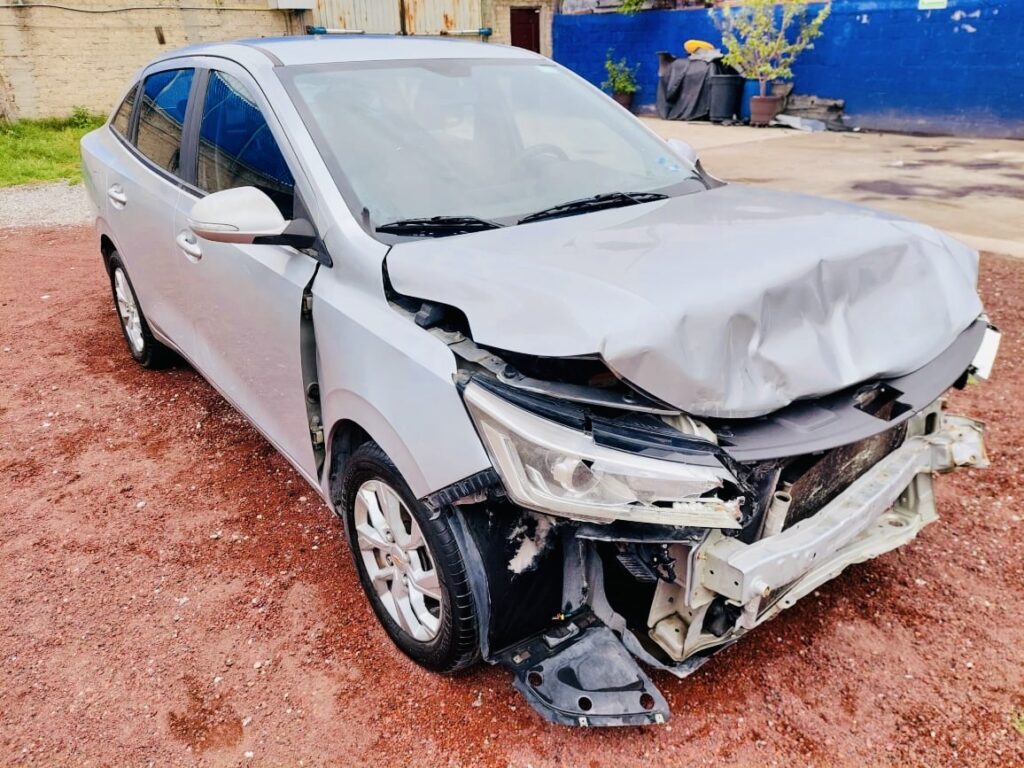 No te arriesgues comprando autos en subastas, tienen vicios ocultos y faltantes. Compra de manera directa con nosotros, todas nuestras unidades encienden y ruedan.