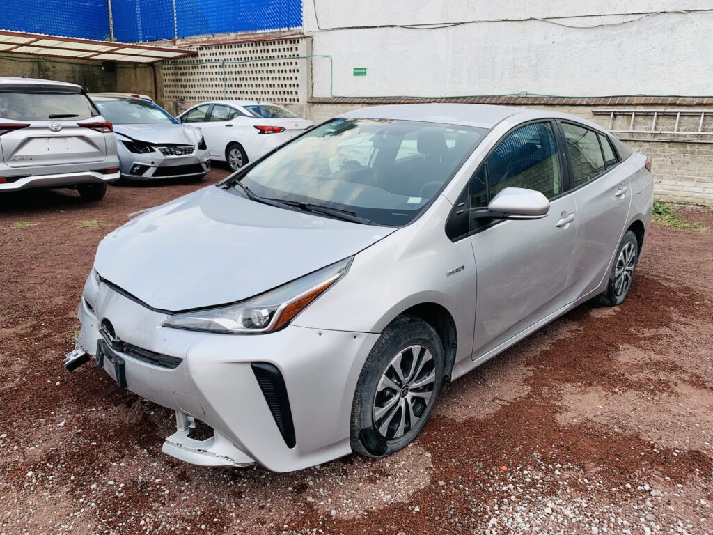 No te arriesgues comprando autos en subastas, tienen vicios ocultos y faltantes. Compra de manera directa con nosotros, todas nuestras unidades encienden y ruedan.