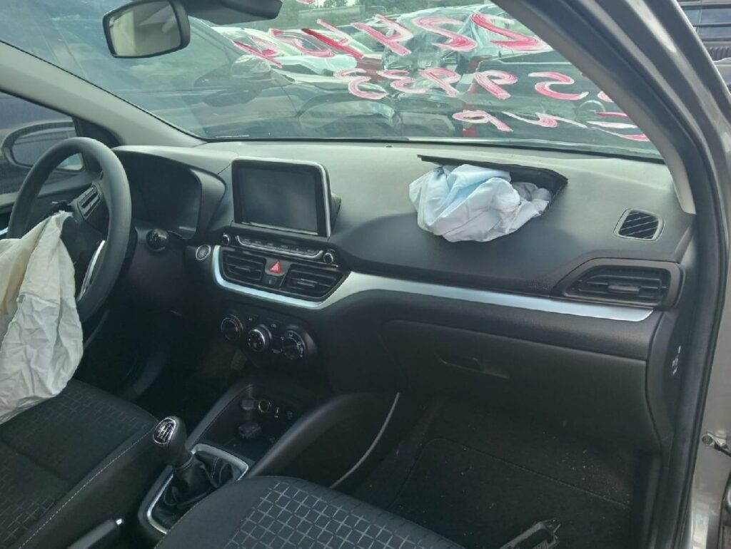 No te arriesgues comprando autos en subastas, tienen vicios ocultos y faltantes. Compra de manera directa con nosotros, todas nuestras unidades encienden y ruedan.