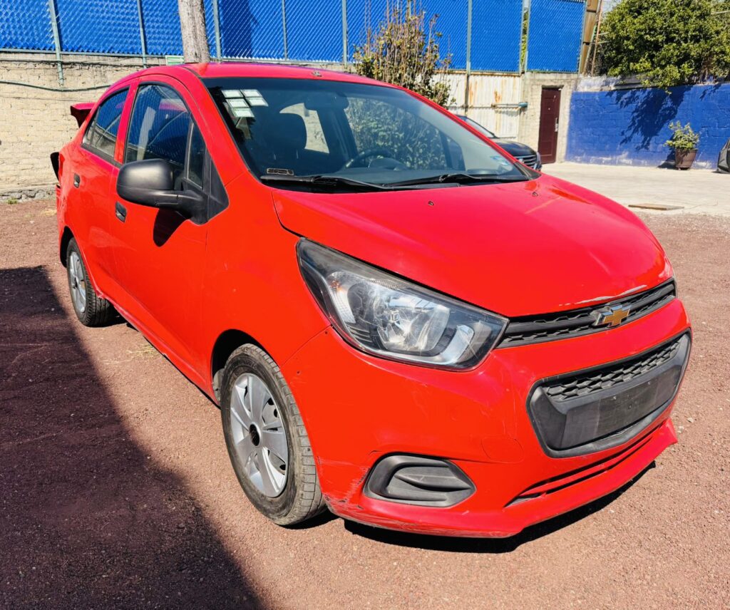 No te arriesgues comprando autos en subastas, tienen vicios ocultos y faltantes. Compra de manera directa con nosotros, todas nuestras unidades encienden y ruedan.