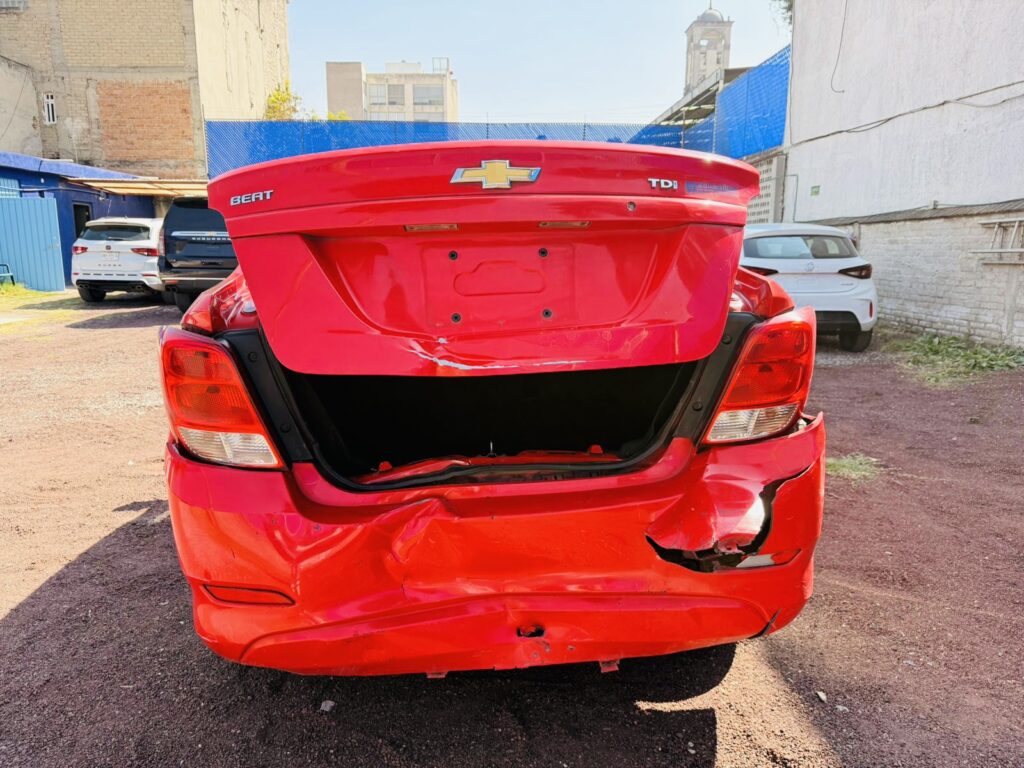 No te arriesgues comprando autos en subastas, tienen vicios ocultos y faltantes. Compra de manera directa con nosotros, todas nuestras unidades encienden y ruedan.