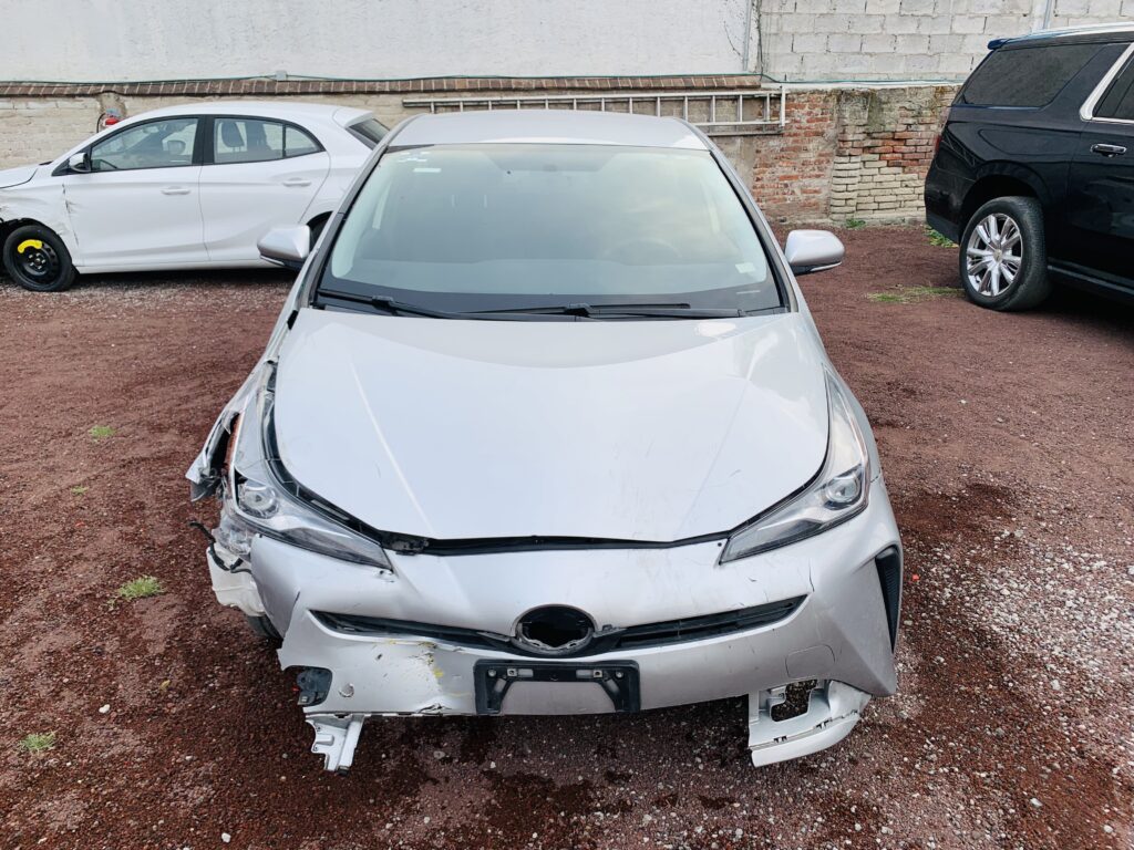 No te arriesgues comprando autos en subastas, tienen vicios ocultos y faltantes. Compra de manera directa con nosotros, todas nuestras unidades encienden y ruedan.