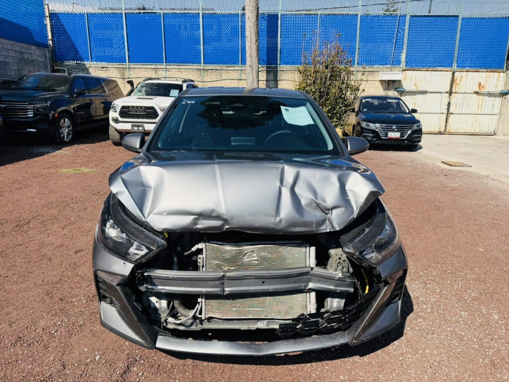 No te arriesgues comprando autos en subastas, tienen vicios ocultos y faltantes. Compra de manera directa con nosotros, todas nuestras unidades encienden y ruedan.