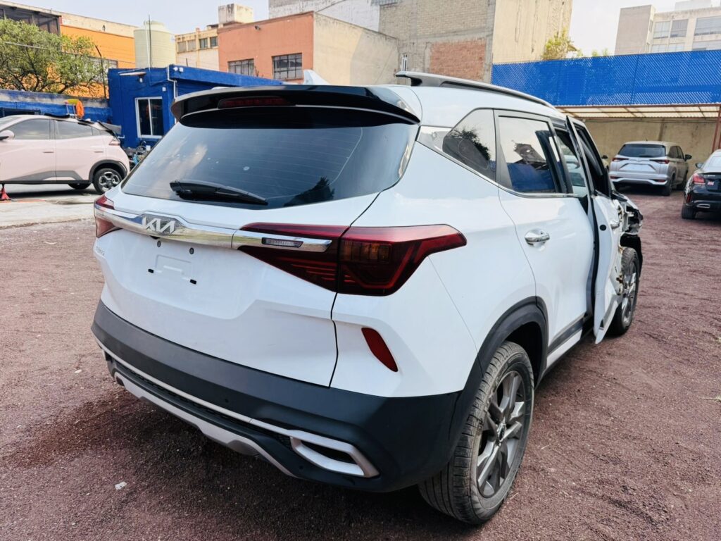 No te arriesgues comprando autos en subastas, tienen vicios ocultos y faltantes. Compra de manera directa con nosotros, todas nuestras unidades encienden y ruedan.