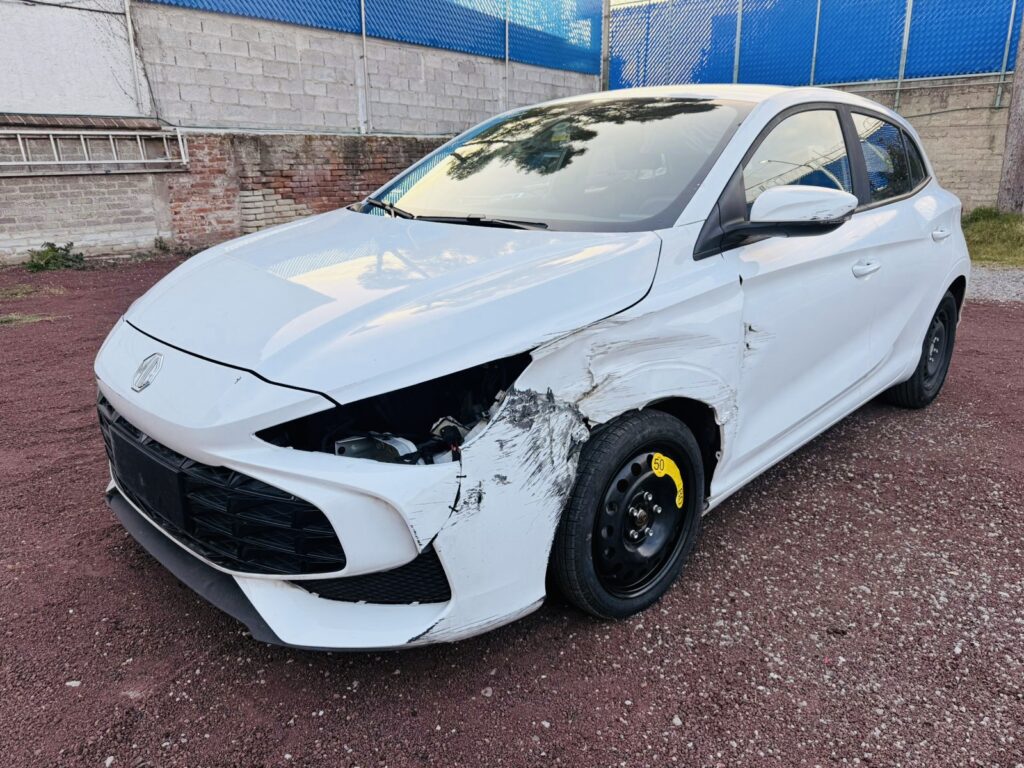 No te arriesgues comprando autos en subastas, tienen vicios ocultos y faltantes. Compra de manera directa con nosotros, todas nuestras unidades encienden y ruedan.