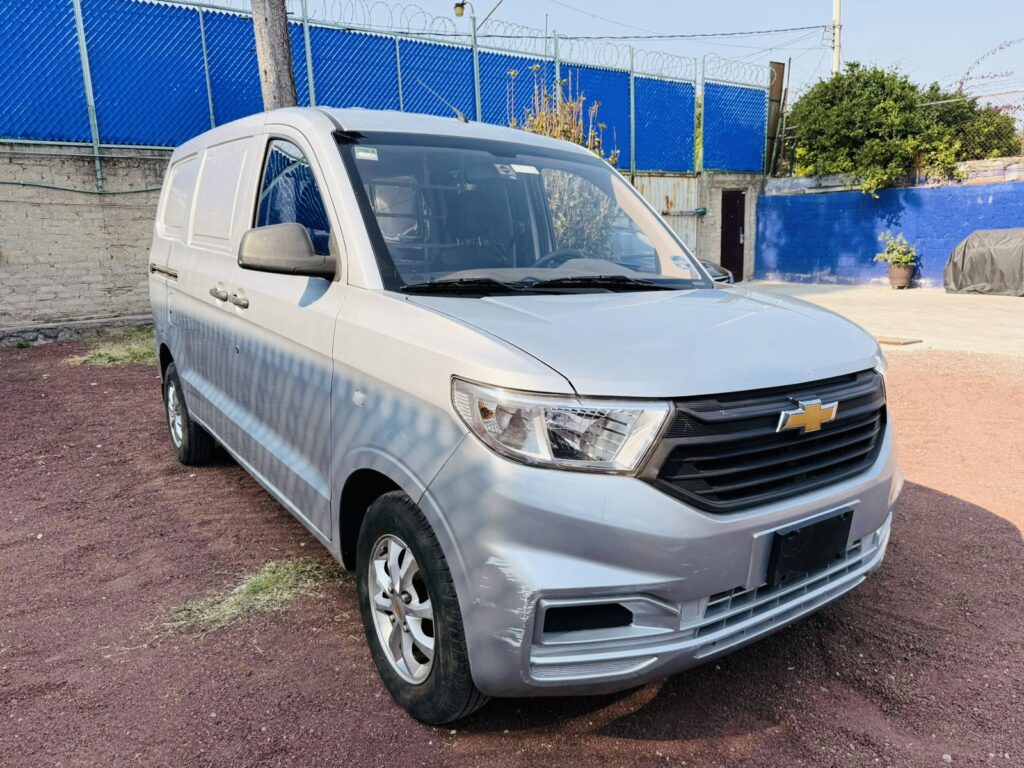 No te arriesgues comprando autos en subastas, tienen vicios ocultos y faltantes. Compra de manera directa con nosotros, todas nuestras unidades encienden y ruedan.