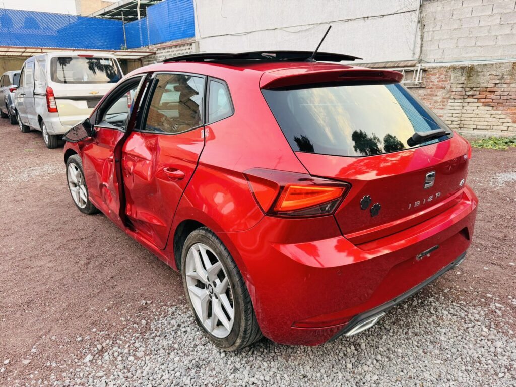 No te arriesgues comprando autos en subastas, tienen vicios ocultos y faltantes. Compra de manera directa con nosotros, todas nuestras unidades encienden y ruedan.