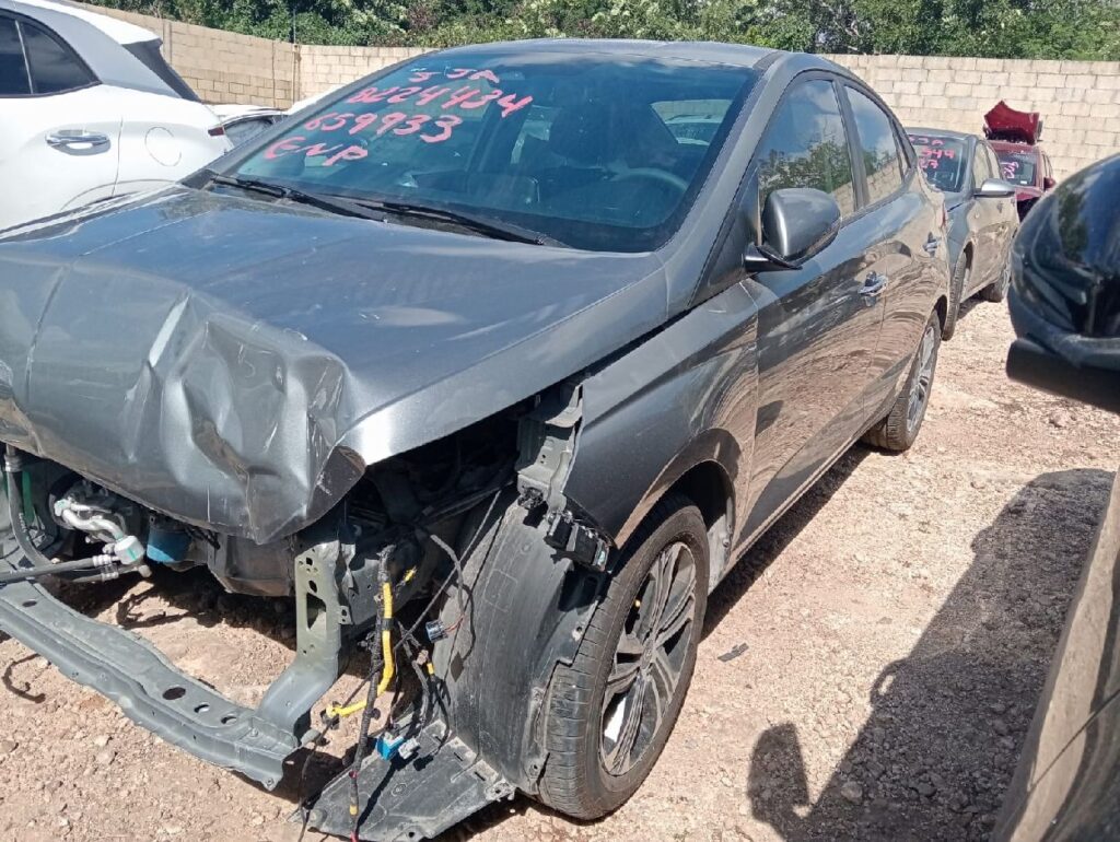 No te arriesgues comprando autos en subastas, tienen vicios ocultos y faltantes. Compra de manera directa con nosotros, todas nuestras unidades encienden y ruedan.