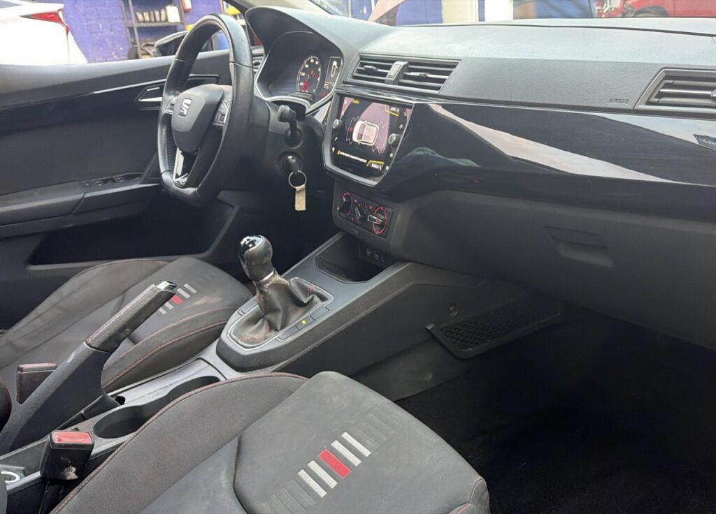 No te arriesgues comprando autos en subastas, tienen vicios ocultos y faltantes. Compra de manera directa con nosotros, todas nuestras unidades encienden y ruedan.