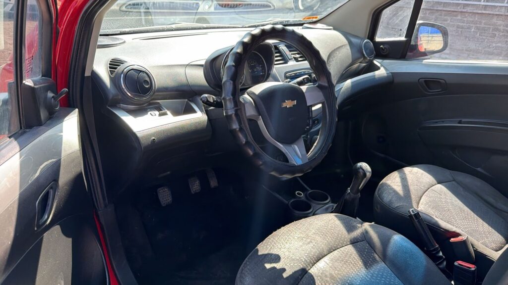 No te arriesgues comprando autos en subastas, tienen vicios ocultos y faltantes. Compra de manera directa con nosotros, todas nuestras unidades encienden y ruedan.